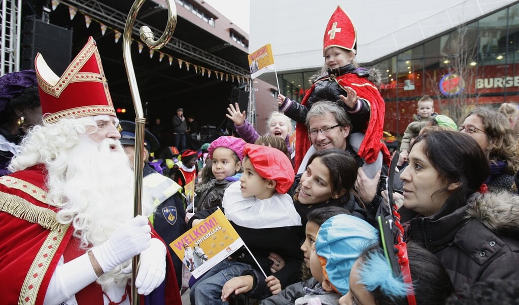 Sinterklaas komt zaterdag weer naar Almere, maar het zal wederom geen grootse intocht worden. (Archieffoto: Fred Rotgans)