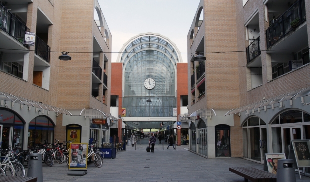 <p>De Zadelmakerstraat in het Centrum. (Foto: Almere Zaken)</p>