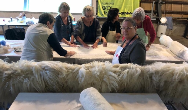 De Wolunie aan het werk. (Foto: Almeerse Wolunie)
