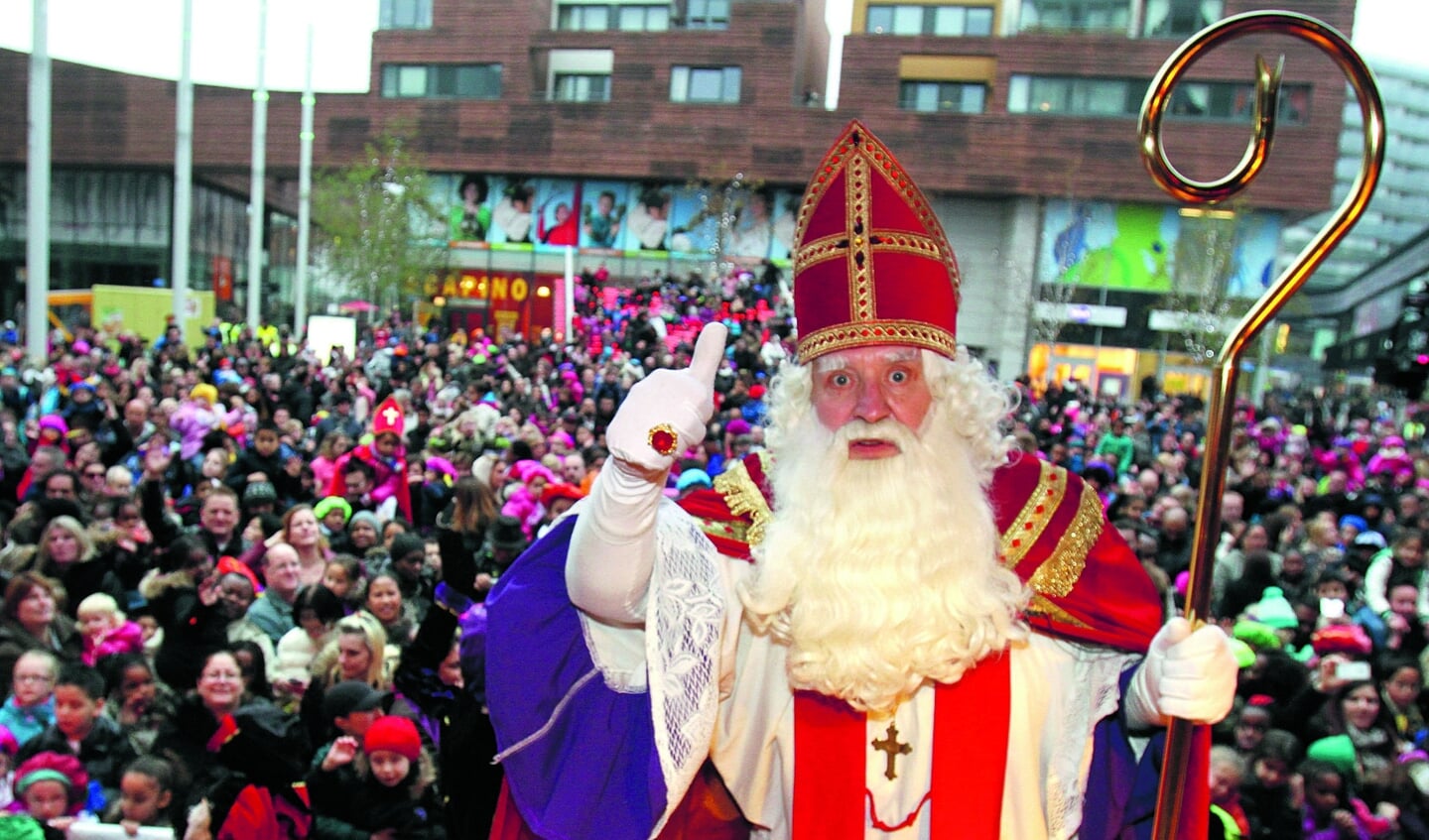 Sinterklaas in het stadscentrum van Almere (Archieffoto: Fred Rotgans)