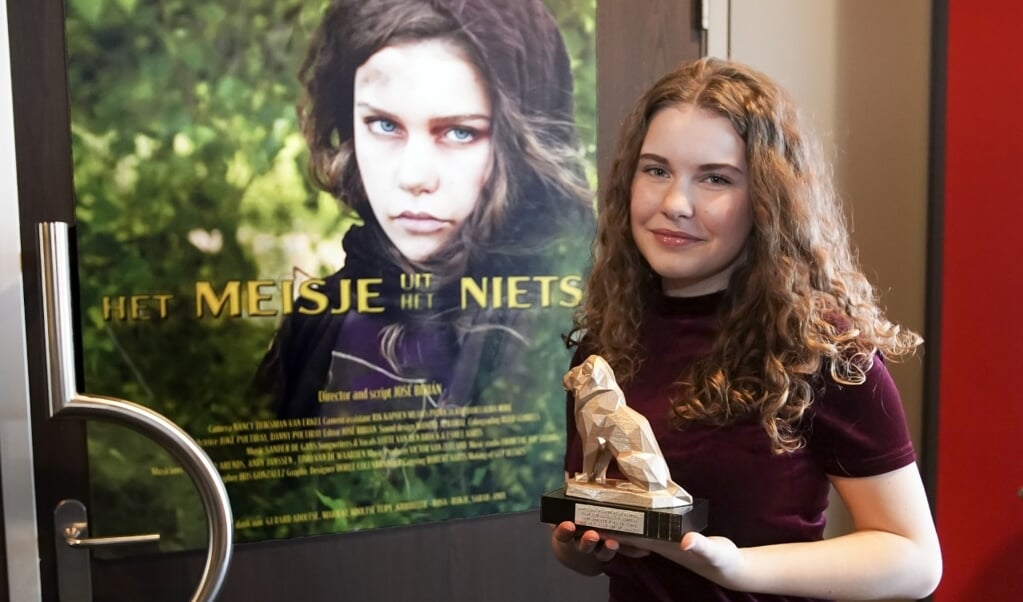 Internationale-filmprijzen-voor-15-jarige-Esm-e-uit-Almere