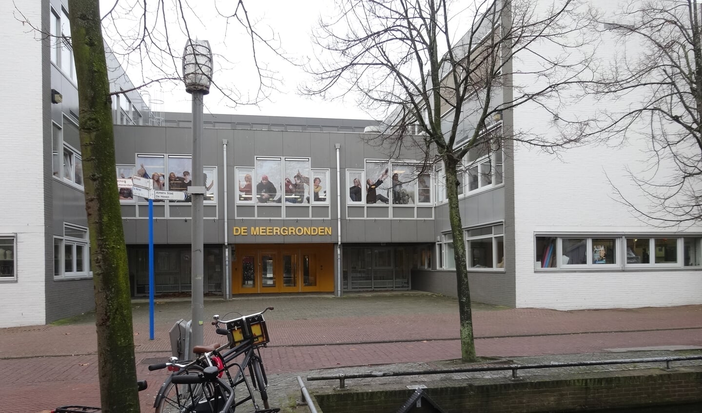 Op de kavel van De Meergronden komen woningen (Archieffoto: Almere DEZE WEEK).