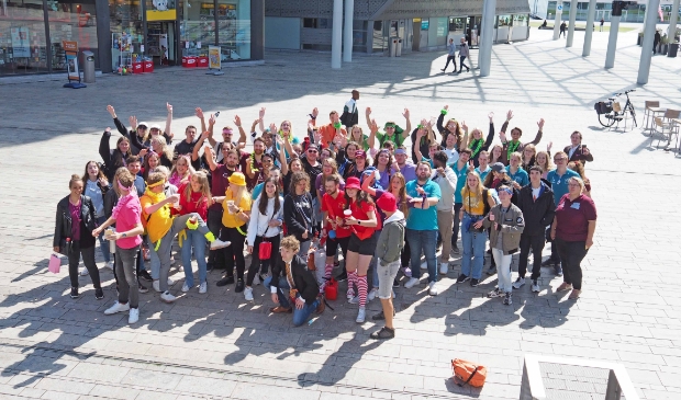De start van de introductie van de nieuwe eerstejaar. (Foto: Almere DEZE WEEK)