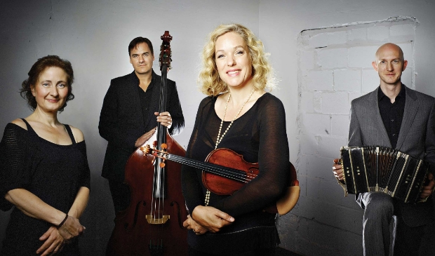 <p>Het Isabella van Keulen ensemble. </p>