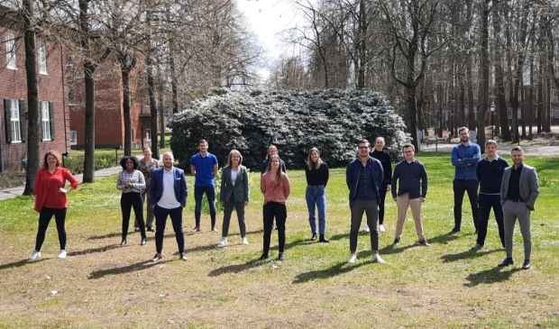 <p>De KMM Management Trainees zetten zich in voor het goede doel. (Foto: aangeleverd)</p>