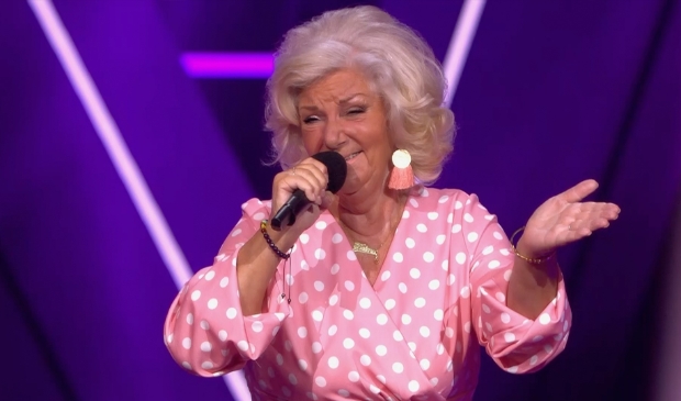 De Almeerse Helma tijdens haar Blind Audition bij The Voice Senior. (Foto: RTL)