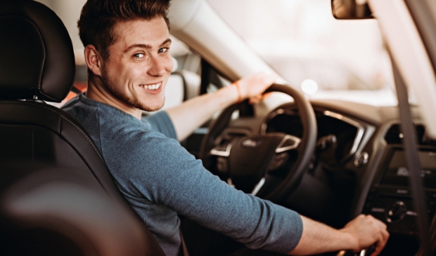 Hebben we binnenkort zelfrijdende auto's? (Foto: Adobe Stock)
