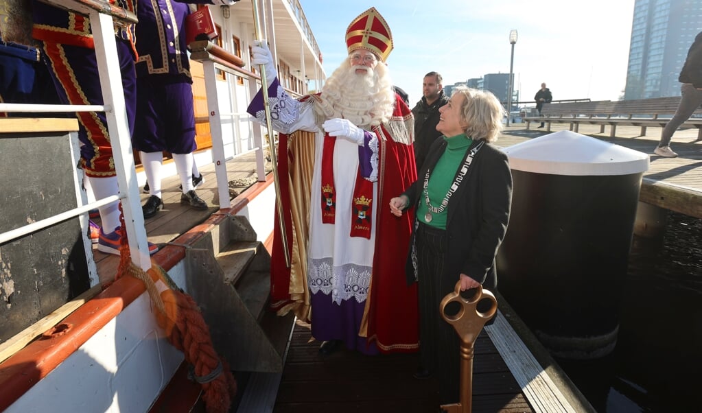 Sinterklaasintocht in Almere Haven. (Foto: Fred Rotgans)