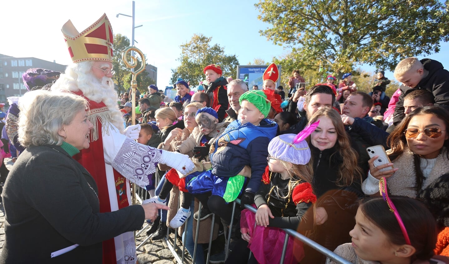Sinterklaasintocht in Almere Haven. (Foto: Fred Rotgans)