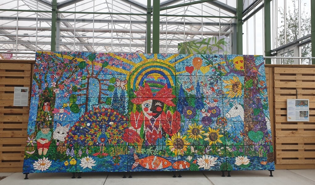 Het Almeerese mozaïekproject De Droomtuin heeft een plekje gekregen in The Greenhouse op de Floriade Expo. (Foto: Almere DEZE WEEK)
