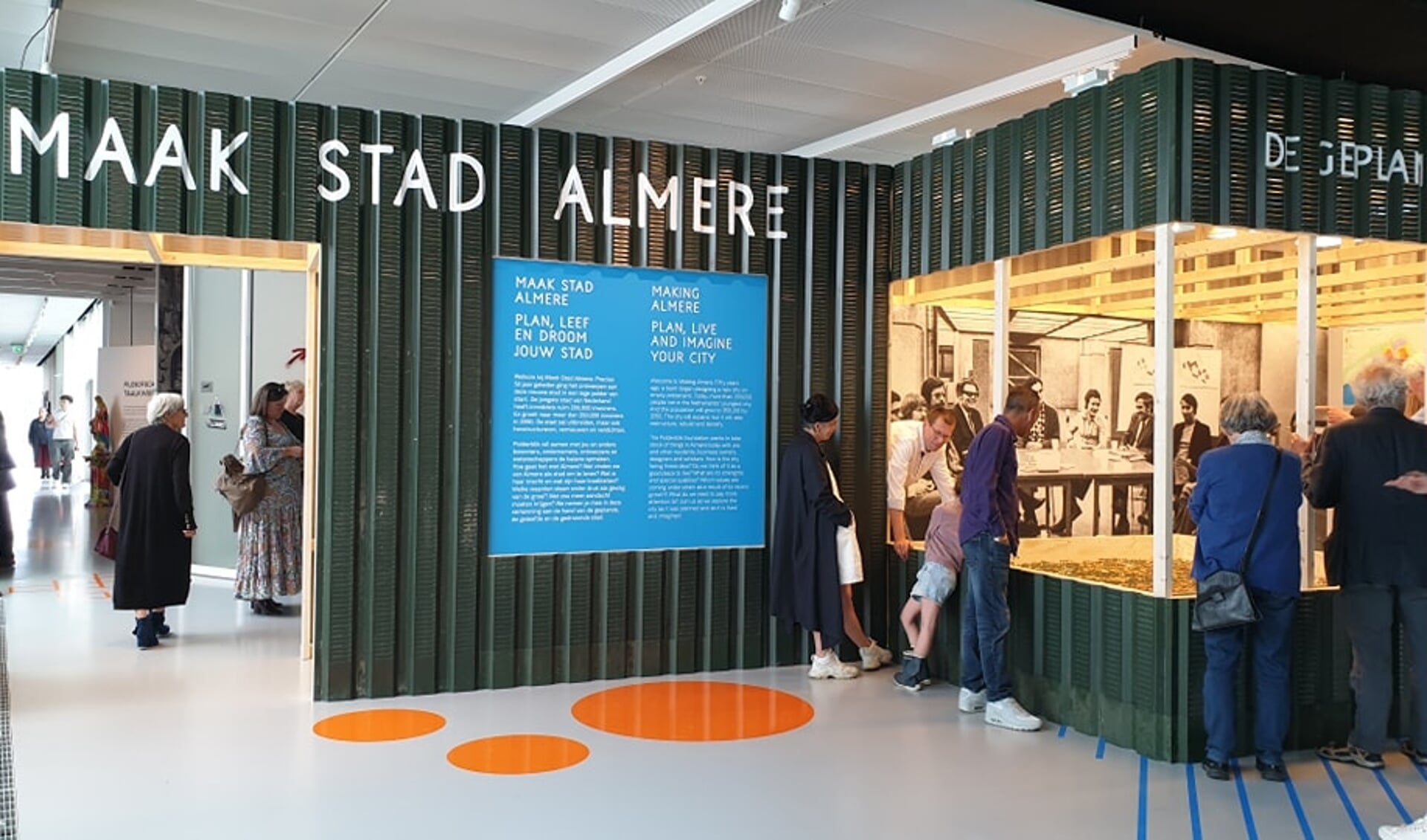 De expositie Maak Stad Almere is donderdag geopend in Kunstlinie. (Foto: Almere DEZE WEEK)