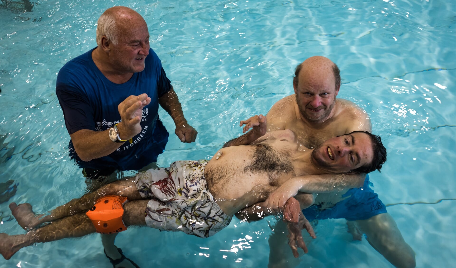De winnende foto is van Marco van Dam, ´Flevostars, zwemmen in Almere´. (Foto: Marco van Dam)