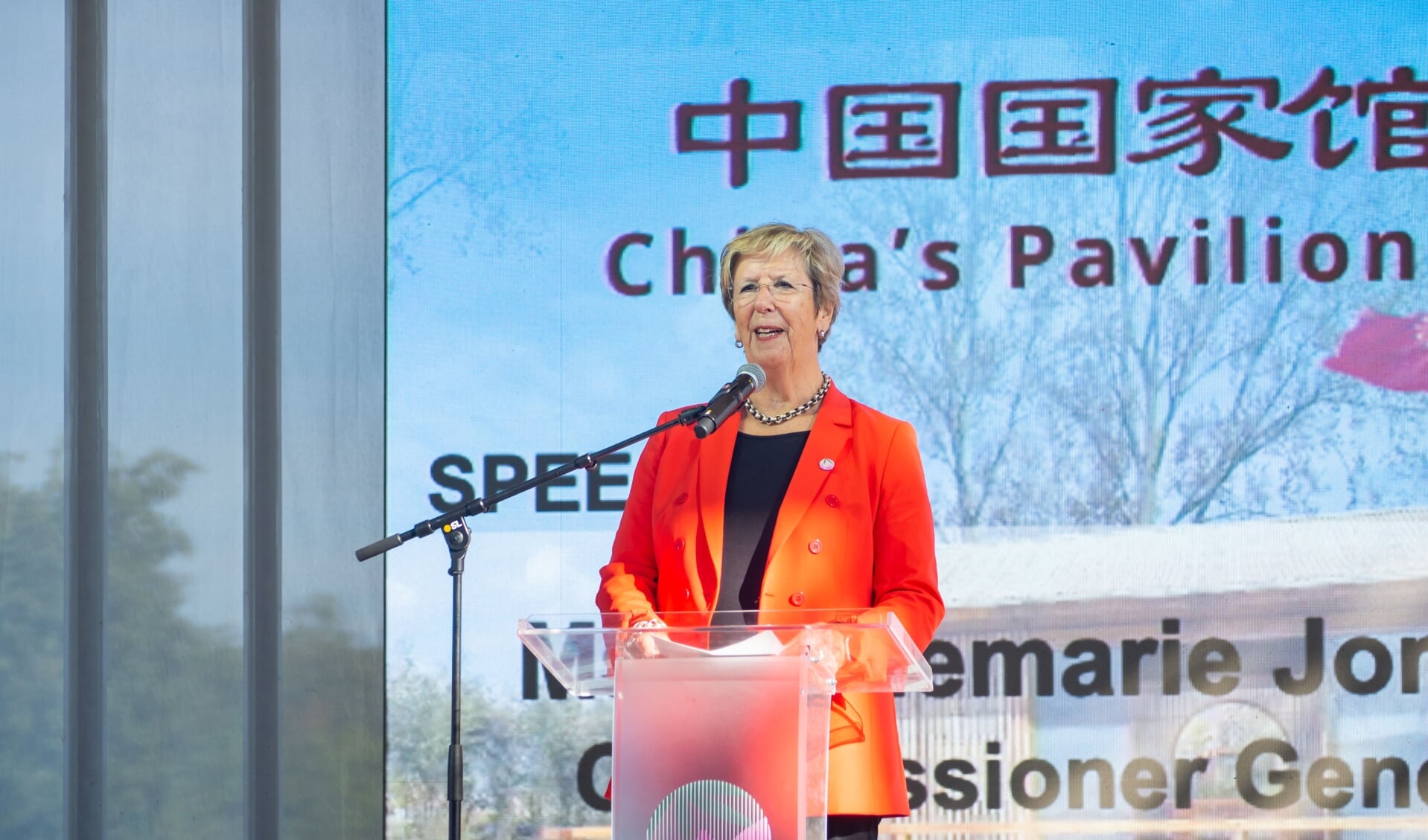Annemarie Jorritsma, Commissaris-Generaal Floriade spreekt op de Chinadag. (Foto: Almere DEZE WEEK)