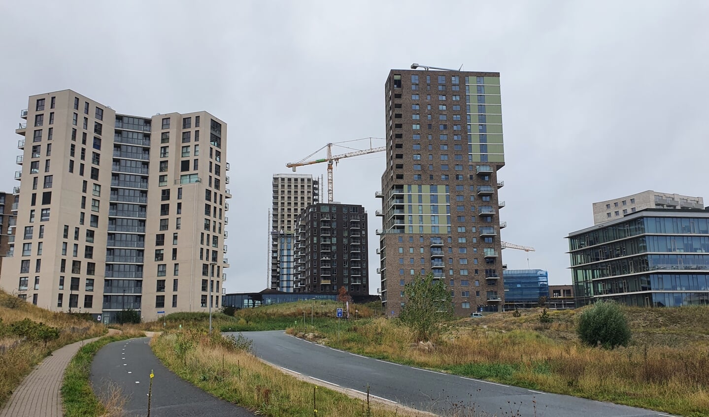 Sidney is het complex met de groene elementen. (Foto: Almere DEZE WEEK)