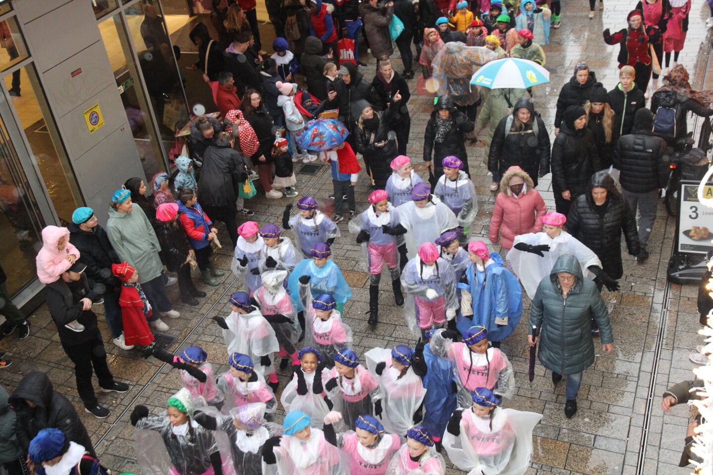 Sintparade in Almere Centrum. (Foto: Fred Rotgans)