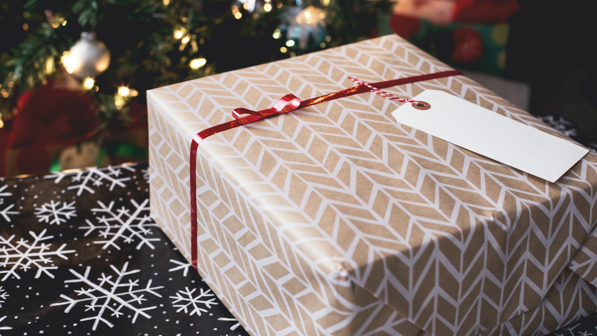 ‘Zakelijk’ kerstpakket is meer dan een cadeau, het is een boodschap. (Foto: Adobe Stock)