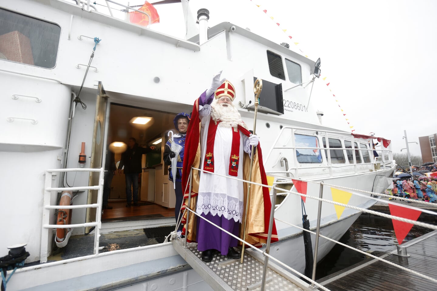 Sinterklaas in Almere Haven. (Foto: Fred Rotgans)