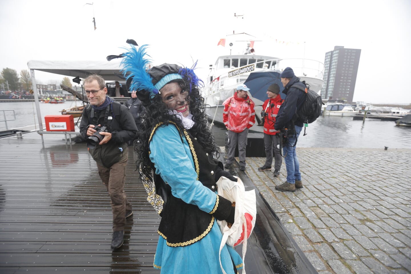 Sinterklaas in Almere Haven. (Foto: Fred Rotgans)