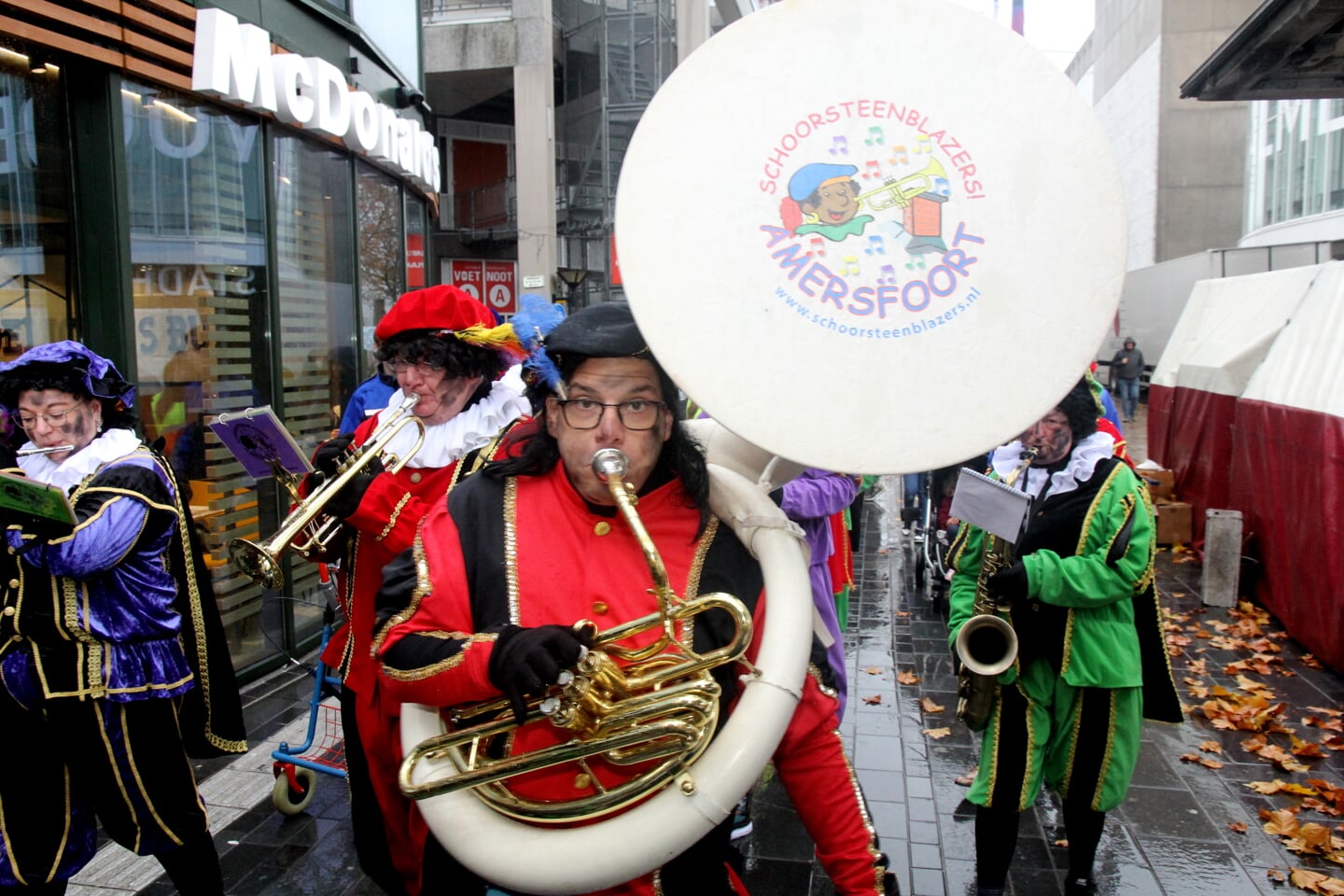 Sintparade in Almere Centrum. (Foto: Fred Rotgans)