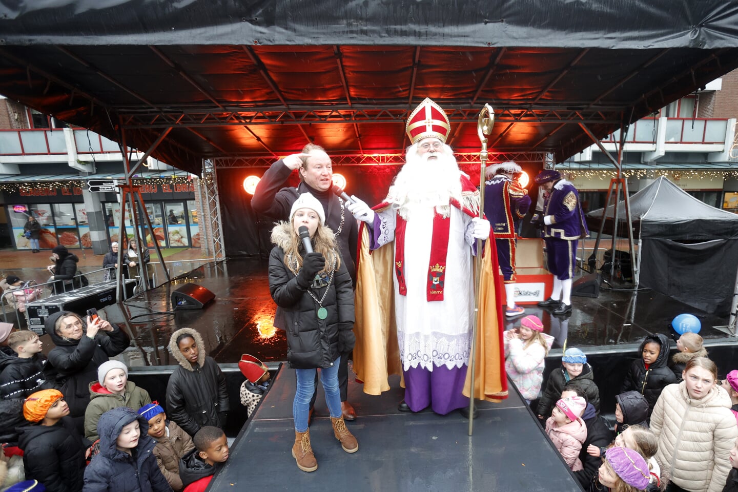 Sinterklaas in Almere Haven. (Foto: Fred Rotgans)