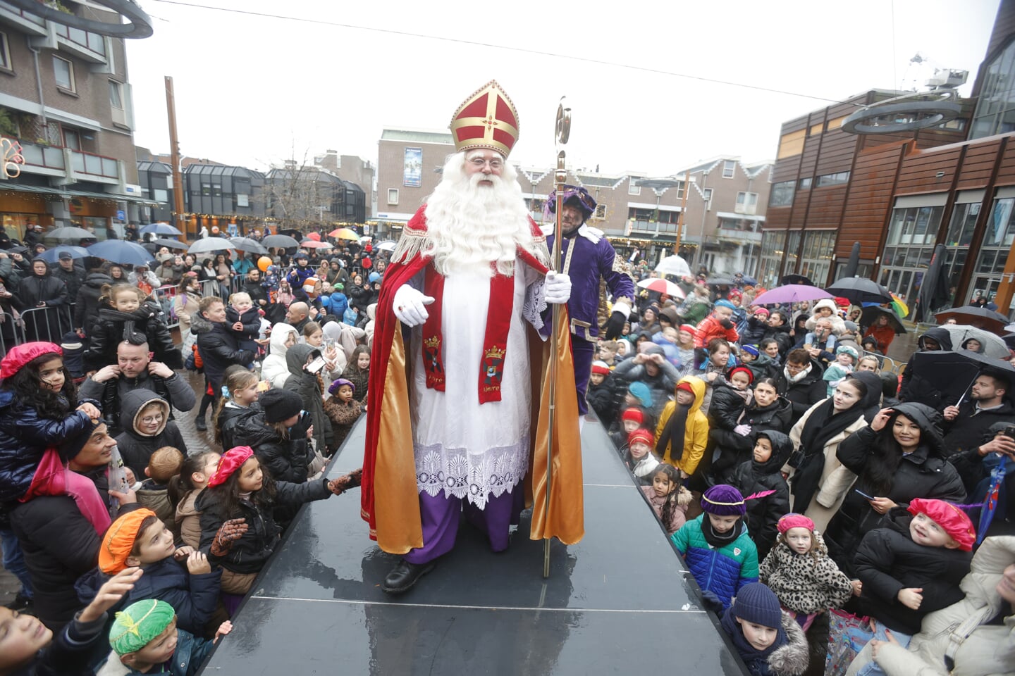 Sinterklaas in Almere Haven. (Foto: Fred Rotgans)