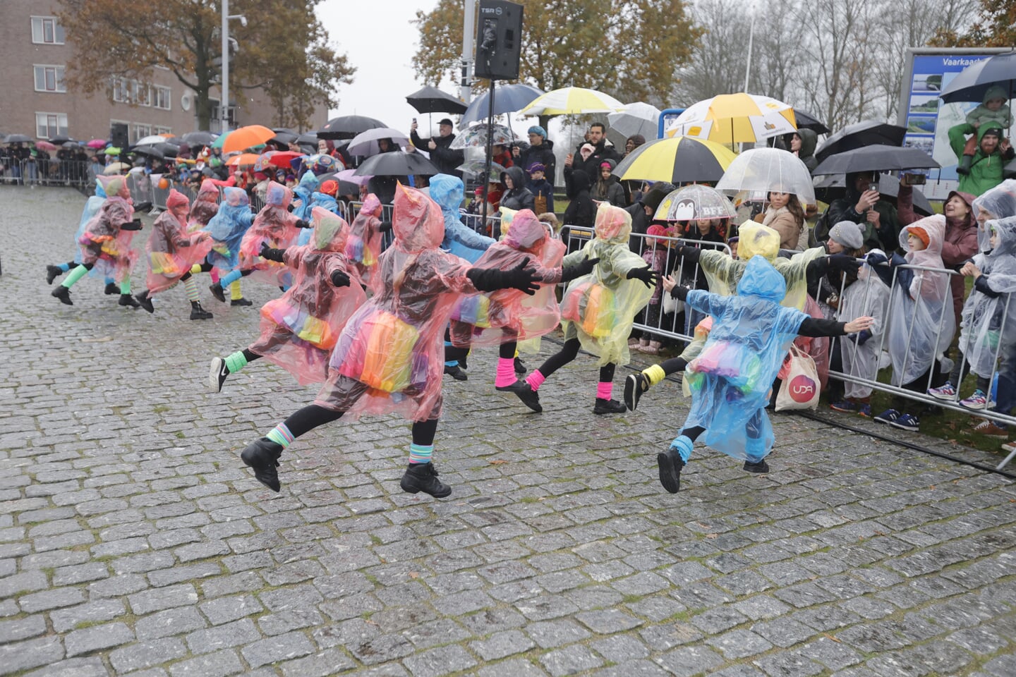 Sinterklaas in Almere Haven. (Foto: Fred Rotgans)