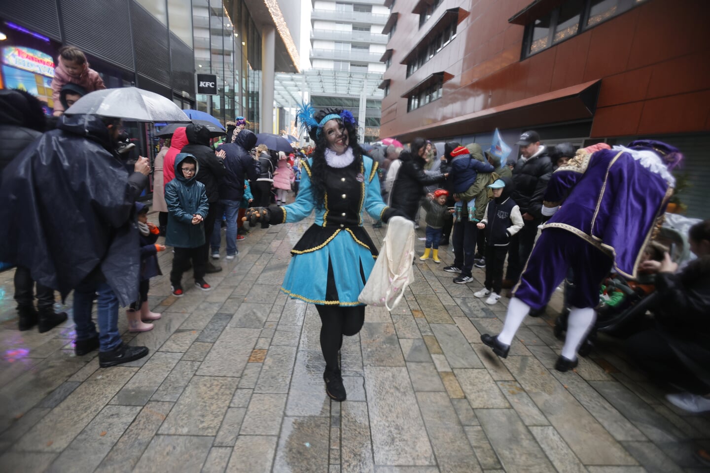 Sintparade in Almere Centrum. (Foto: Fred Rotgans)
