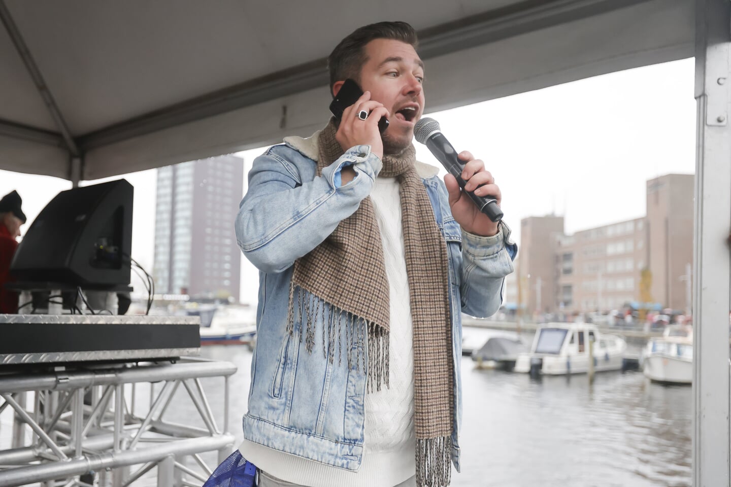 Sinterklaas in Almere Haven. (Foto: Fred Rotgans)