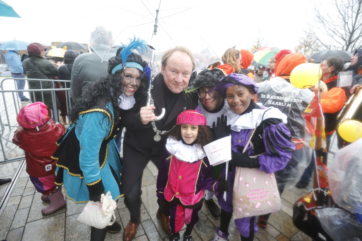 Sintparade in Almere Centrum. (Foto: Fred Rotgans)