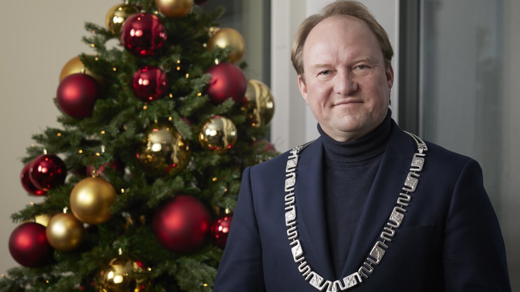Burgemeester Van der Loo: 