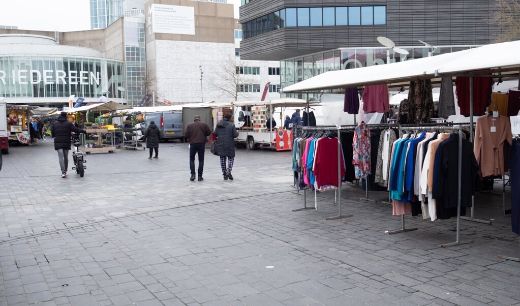 De markt in Stad staat er volgens het CDA ongezellig bij. (Foto: Almere DEZE WEEK)
