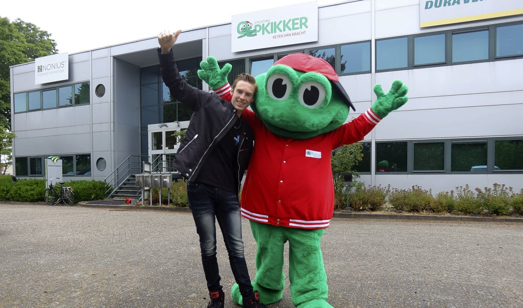 Ingo Sliphorst zit - normaal gesproken - het kikkerpak van stichting Opkikker. (Foto: Fred Rotgans)