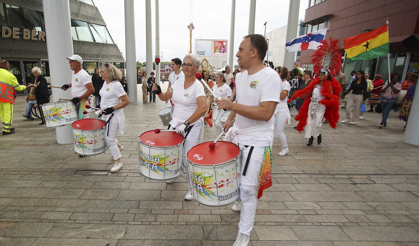 Parade Festival of the Drums. (Foto: Fred Rotgans)