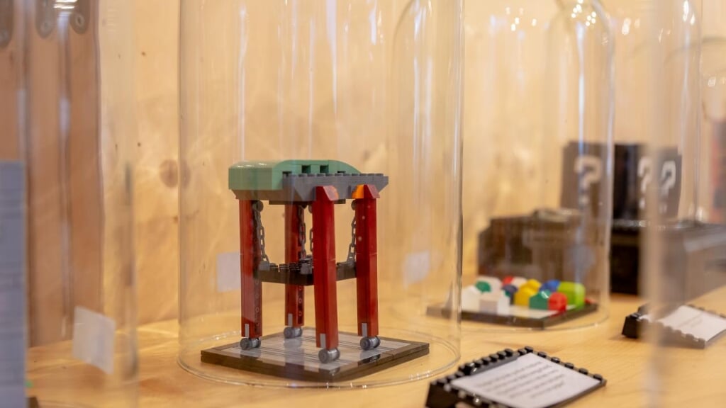Miniatuur van het toenmalige verrijdbare podium op de Grote Markt in Lego. (Foto: Erwin Budding)