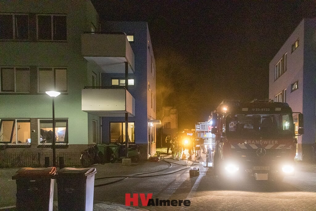 De brandweer rukte uit (Foto: HV Almere)