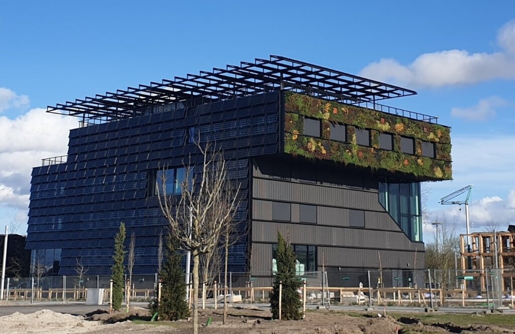 Het duurzame gebouw van Aeres Hogeschool op het Floriadeterrein. (Foto: Almere DEZE WEEK)