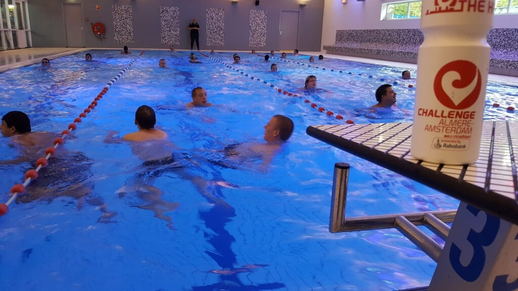 Het zwemmen vindt plaats bij Van Rheenen Sport. (Foto: aangeleverd)