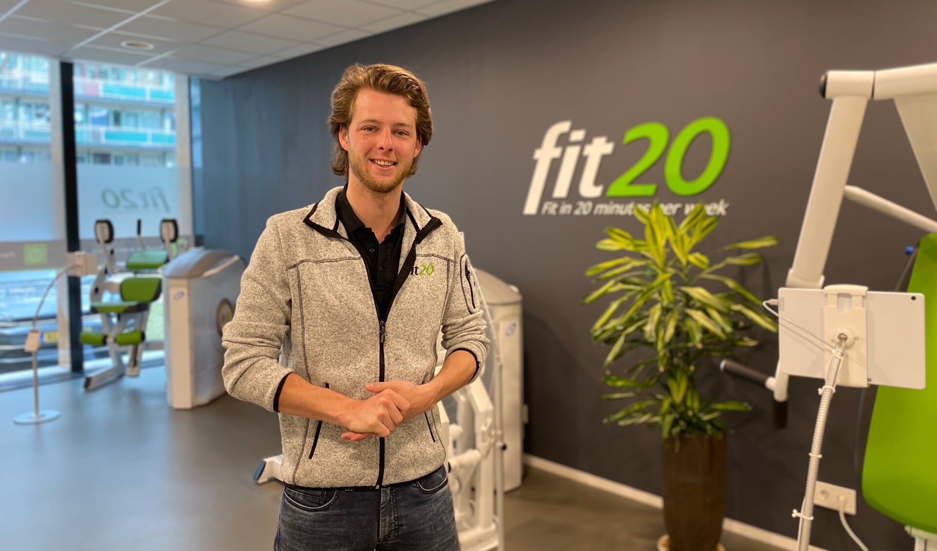 Je personal coach helpt je praktische doelen op te stellen en jouw scores worden door hem digitaal bijgehouden.