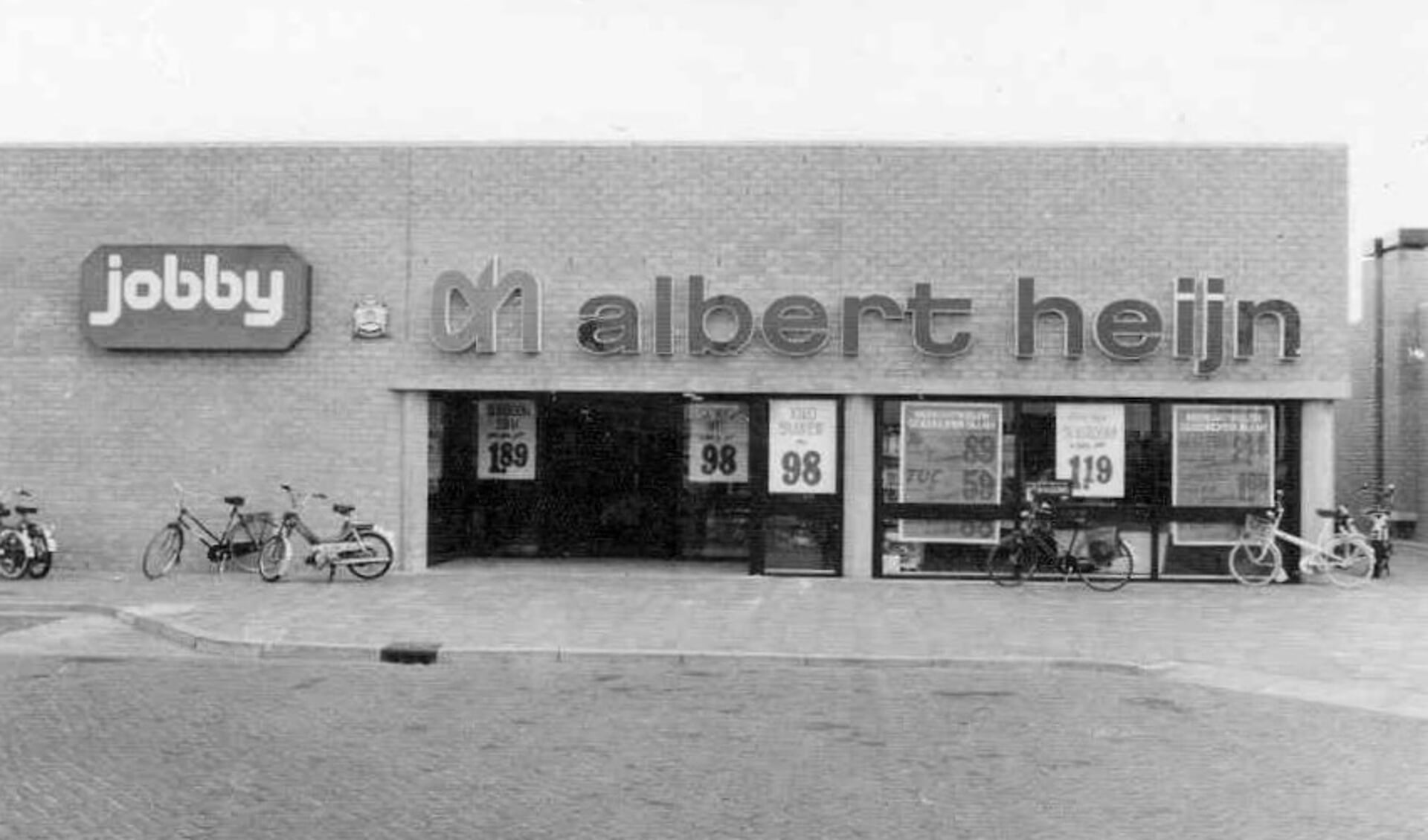 Albert Heijn Walburg in de begintijd. Dit beeld is afkomstig van Stichting Albert Heijn Erfgoed: https://albertheijnerfgoed.nl/