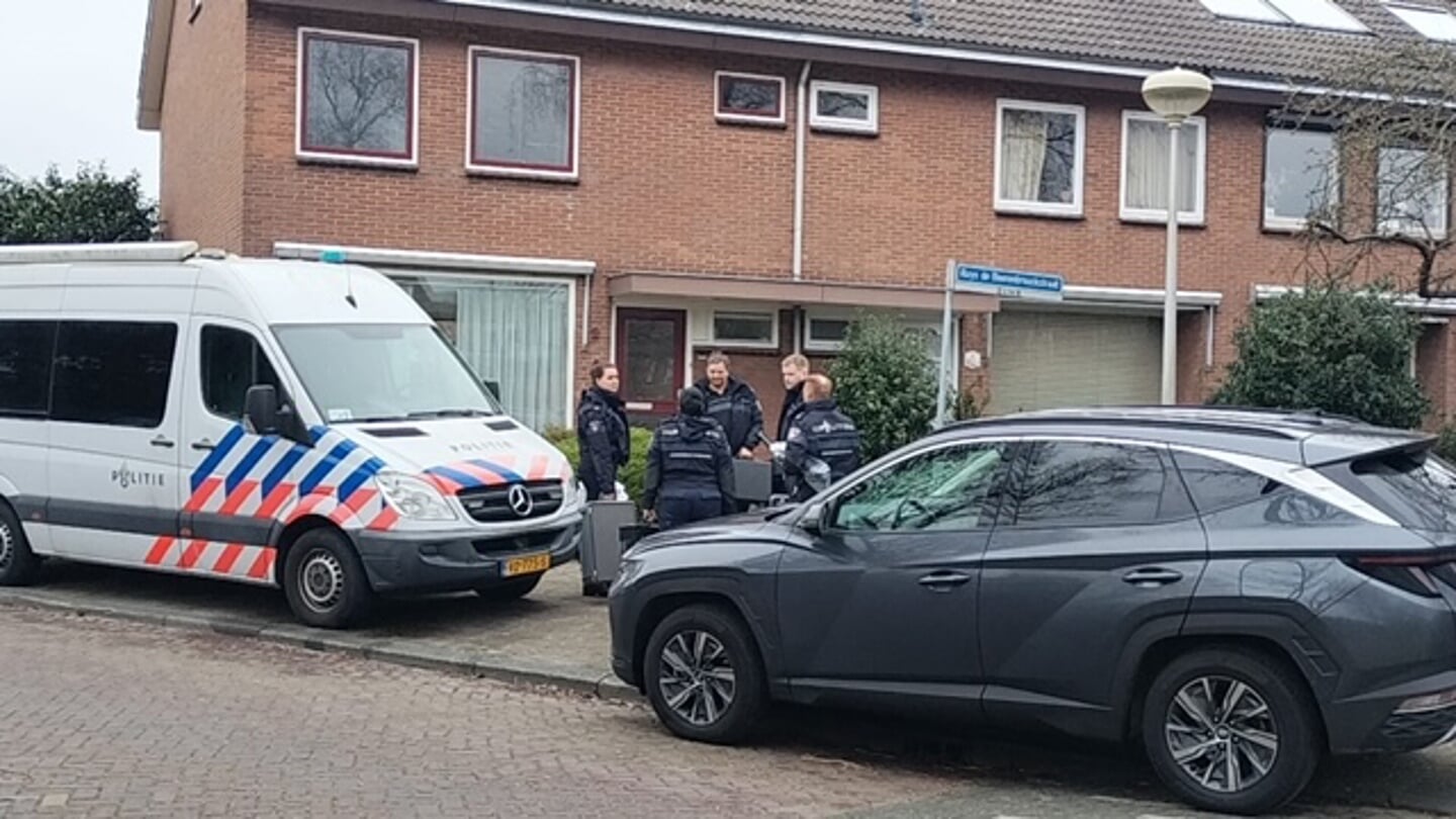 Politieonderzoek Bij Woning Waar Vrouw In Kist Op Zolder Werd Gevonden ...