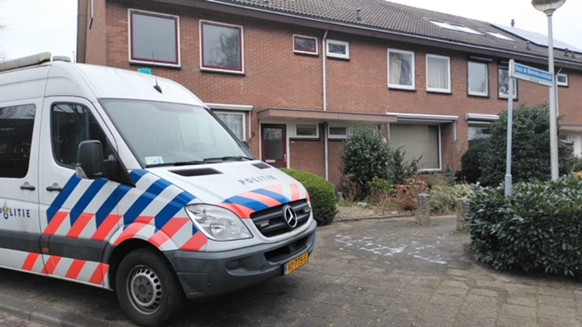 Politieonderzoek Bij Woning Waar Vrouw In Kist Op Zolder Werd Gevonden ...