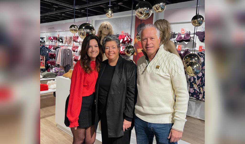 Nikki, Anita en René nemen afscheid van hun Livera