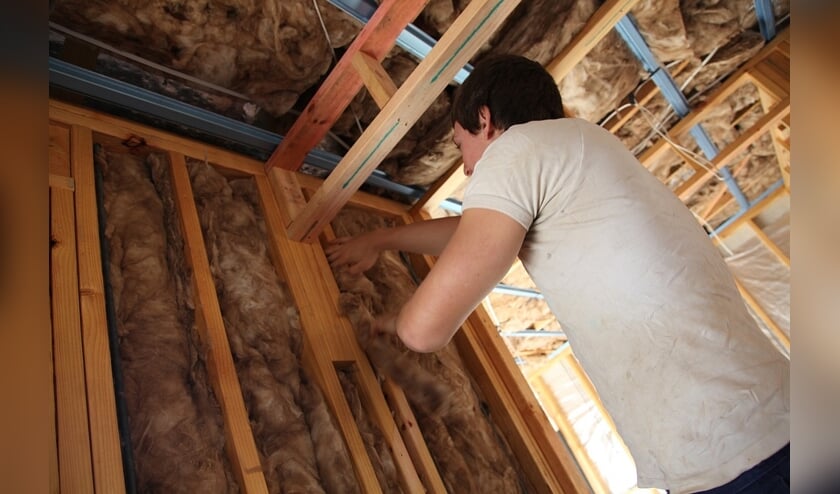 <p>Energiezuinig maken van een woning door isolatie.</p>