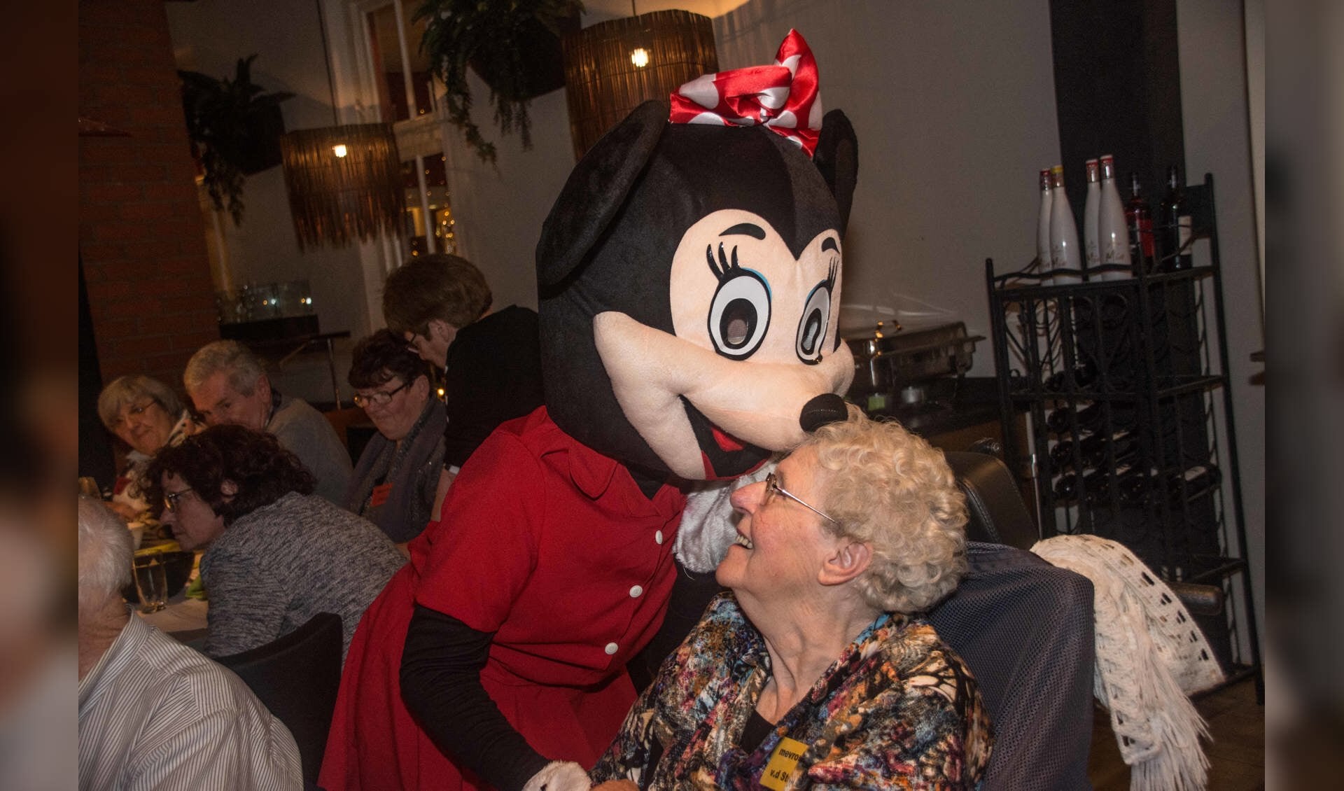 Een kus van Minnie Mouse maakt de Gulle Geverdag tot een écht feest.