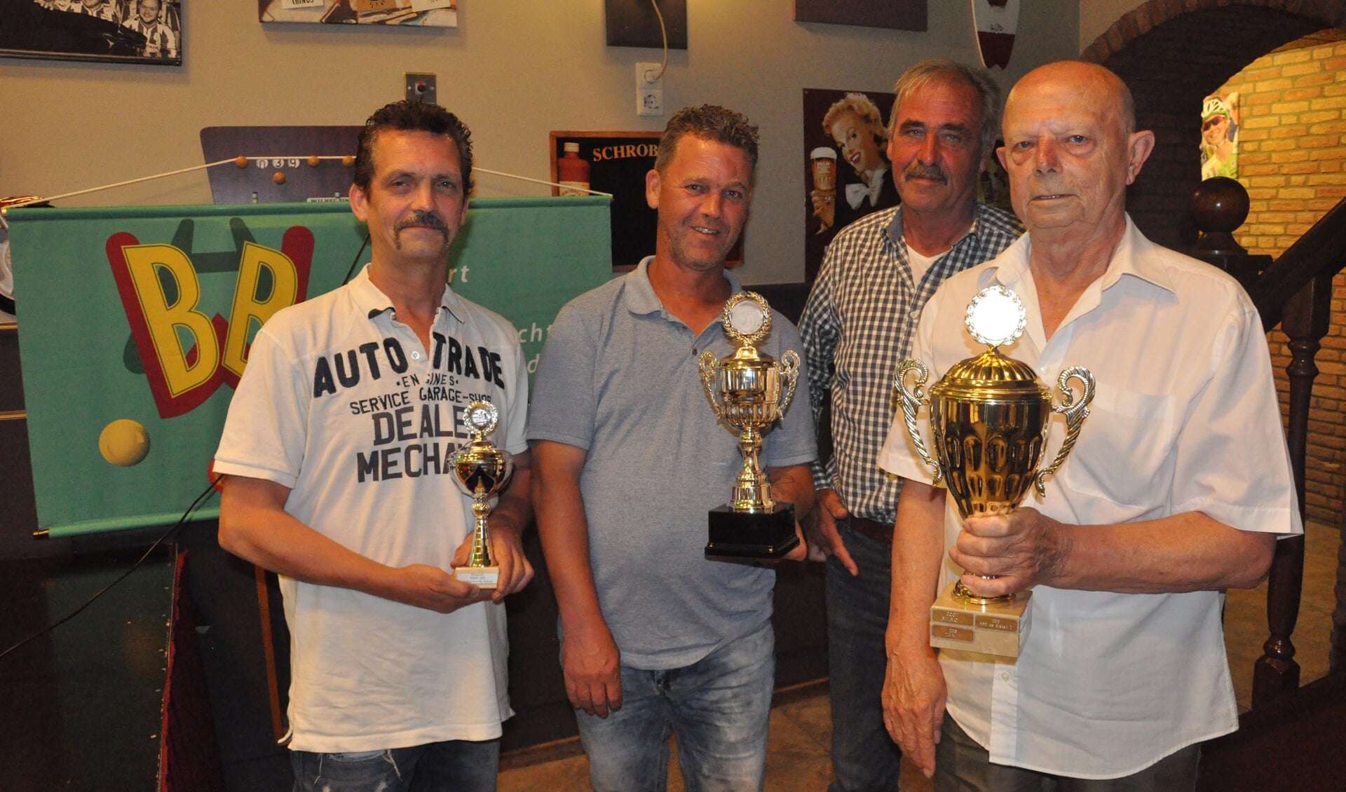 Algemeen kampioen driebanden werd team ’t Klavertje uit Hoogerheide.   