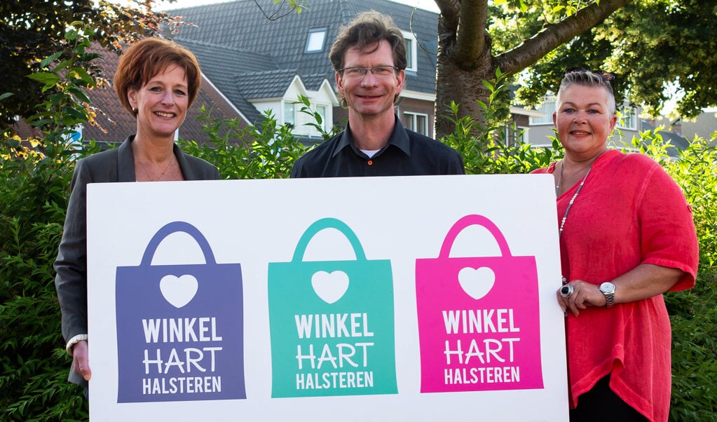 De activiteitencommissie van Winkelhart Halsteren met Marleen van der Zande, Raymond Kessel en Rian Rijnberg.