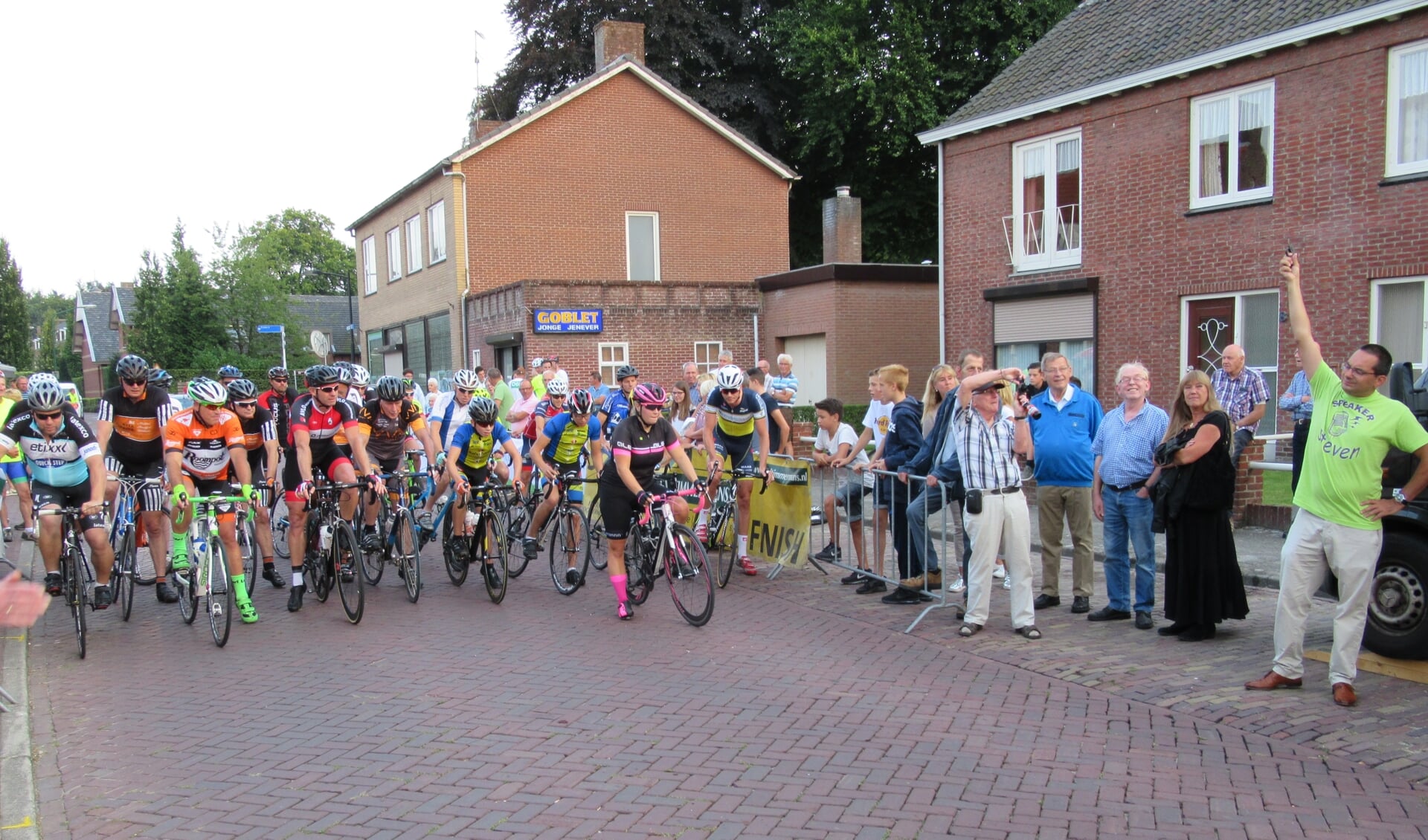 Burgemeester Steven Adriaansen lost het startschot in 2017.