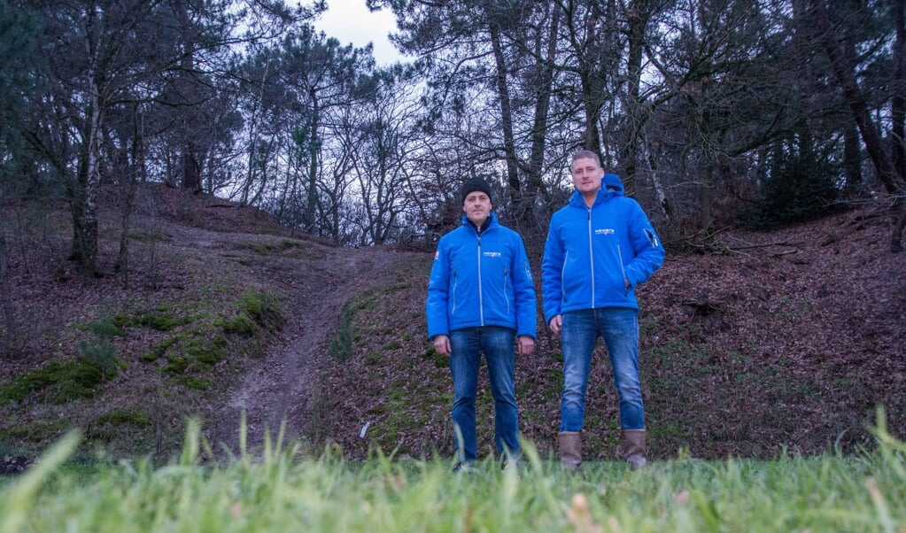 Jan Maas en Jan van Gastel bij de Nootjesberg, onderdeel van hun 'droomparcours'