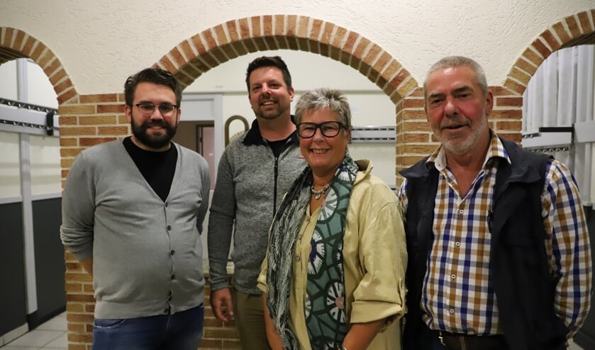 Van links naar rechts: bestuurslid Peter Meesters, voorzitter Camiel Broos, beheerster Tonny Schuurbiers en bestuurslid Jan Hooghiemstra.