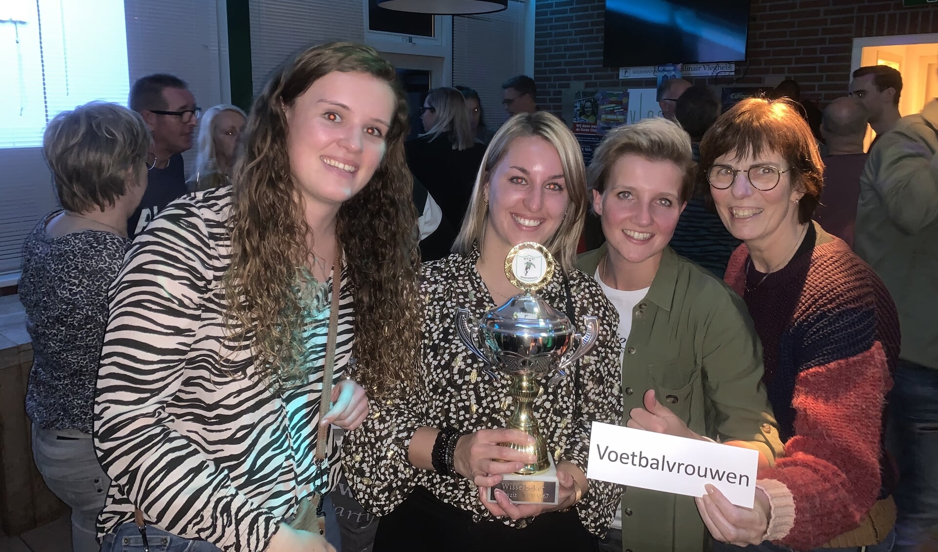 WVV-pubquiz winnaars de Voetbalvrouwen.